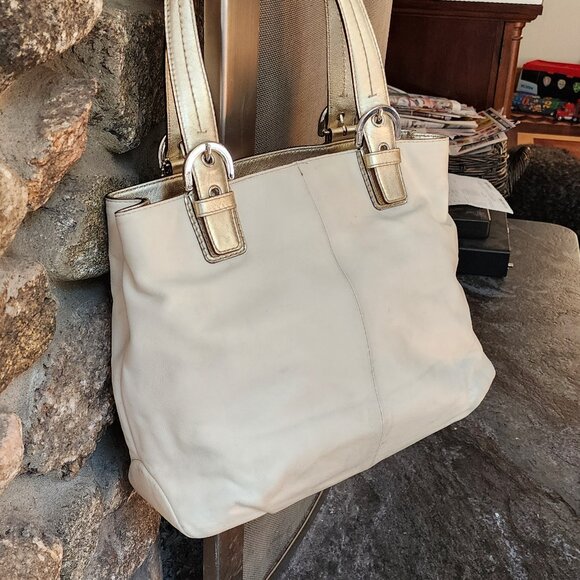 COACH J1175-F17216 Soho Cream/Gold Leather Shoulder Bag - Picture 11 of 16